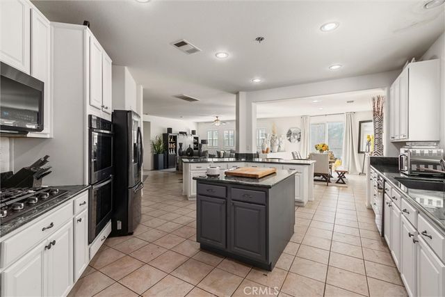 43354 Sunny Ln, Lancaster, CA 93536