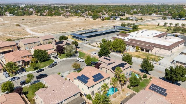 43354 Sunny Ln, Lancaster, CA 93536