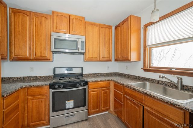 17 Harold Place, Lancaster, NY 14086