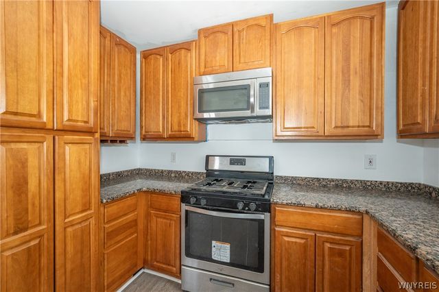 17 Harold Place, Lancaster, NY 14086