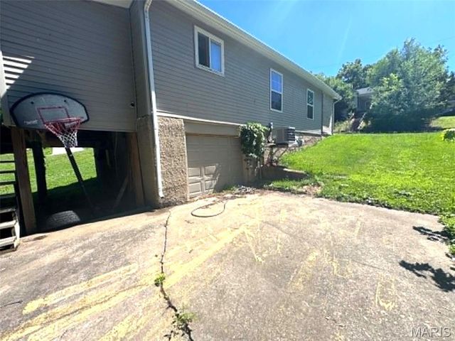 627 Pine Street, Hannibal, MO 63401