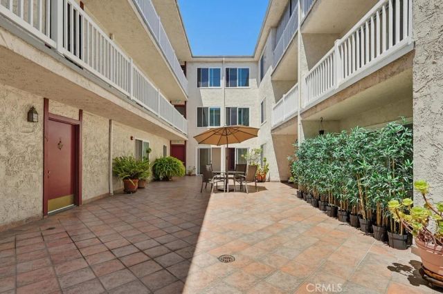 363 Newport Avenue 302, Long Beach, CA 90814