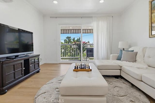 363 Newport Avenue 302, Long Beach, CA 90814