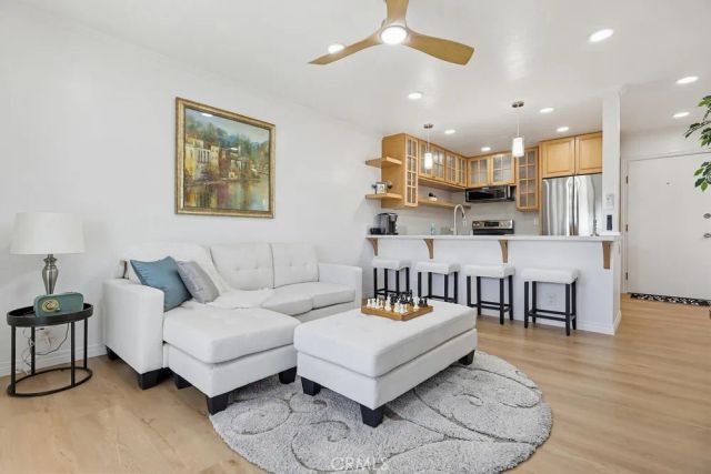 363 Newport Avenue 302, Long Beach, CA 90814