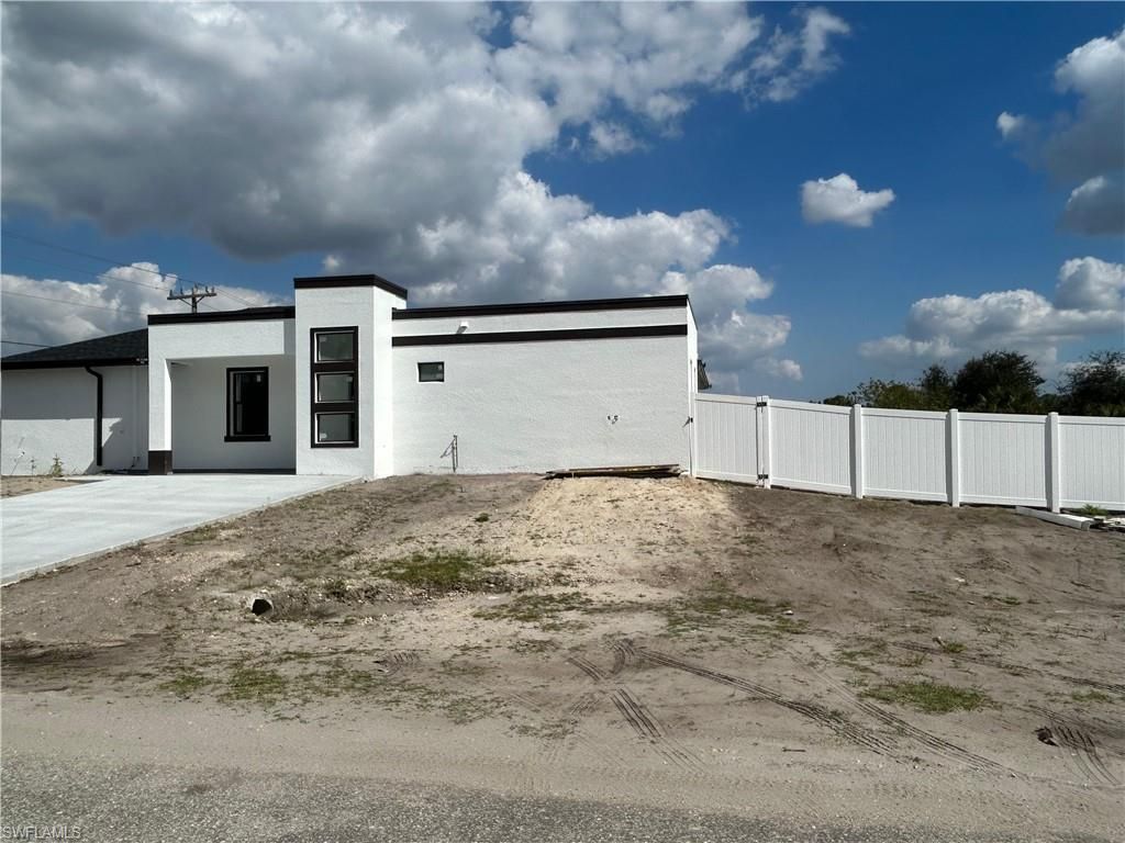 836/838 Milwaukee BLVD, LEHIGH ACRES, FL 33974 — photo 5