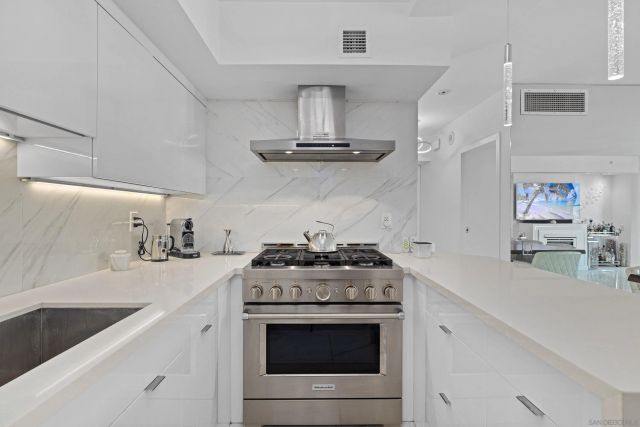 500 W Harbor Drive 1013, San Diego, CA 92101
