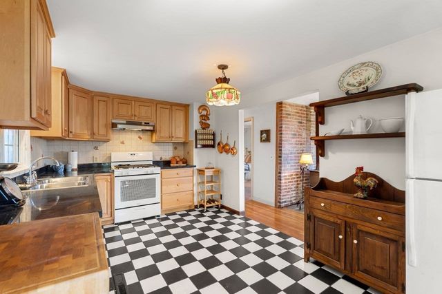 232 Market Street, Amesbury, MA 01913