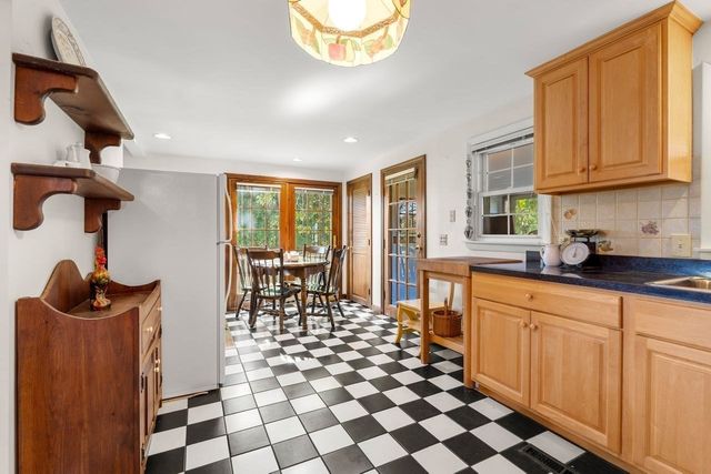 232 Market Street, Amesbury, MA 01913