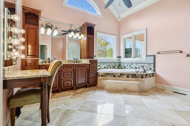 1079 Ridgecrest Dr, Goodlettsville, TN 37072