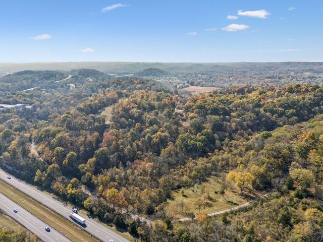 1079 Ridgecrest Dr, Goodlettsville, TN 37072