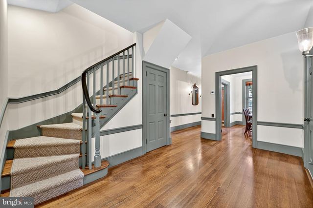 302 S 2ND ST, Philadelphia, PA 19106