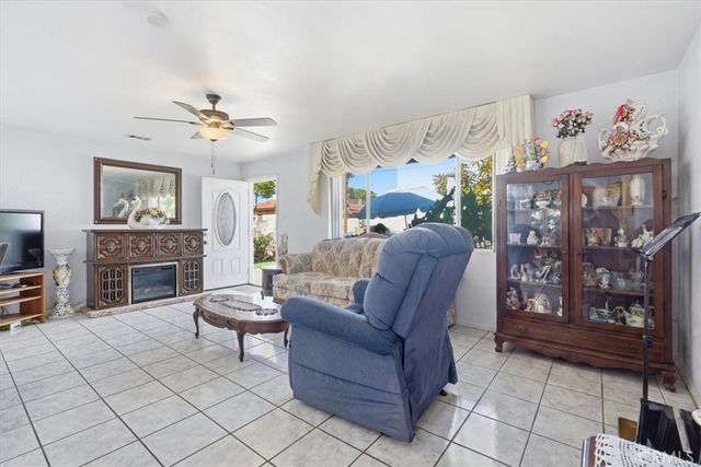 14127 Colorado Ave, Paramount, CA 90723