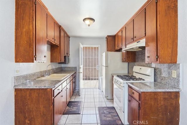 14127 Colorado Ave, Paramount, CA 90723