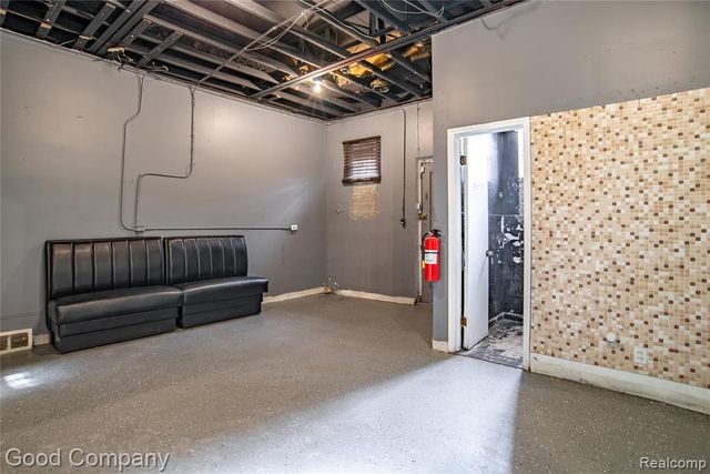 10717 W Mcnichols Road, Detroit, MI 48221