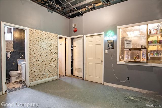 10717 W Mcnichols Road, Detroit, MI 48221