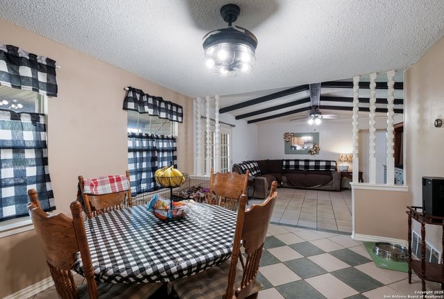 7813 Hollow Oak, Live Oak, TX 78233