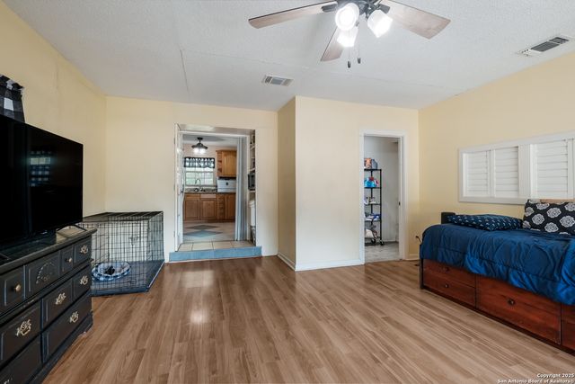 7813 Hollow Oak, Live Oak, TX 78233