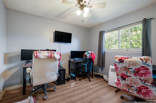 7813 Hollow Oak, Live Oak, TX 78233