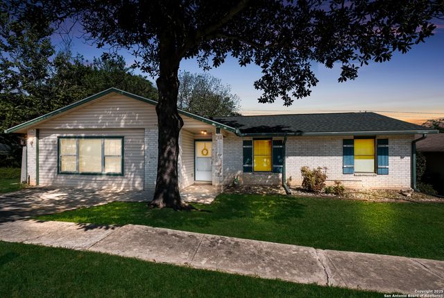 7813 Hollow Oak, Live Oak, TX 78233