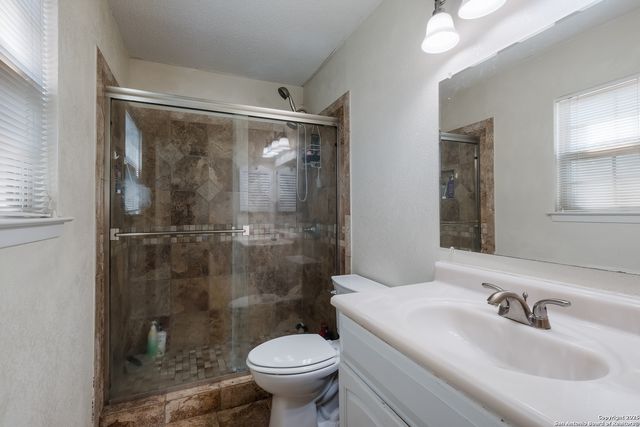 7813 Hollow Oak, Live Oak, TX 78233