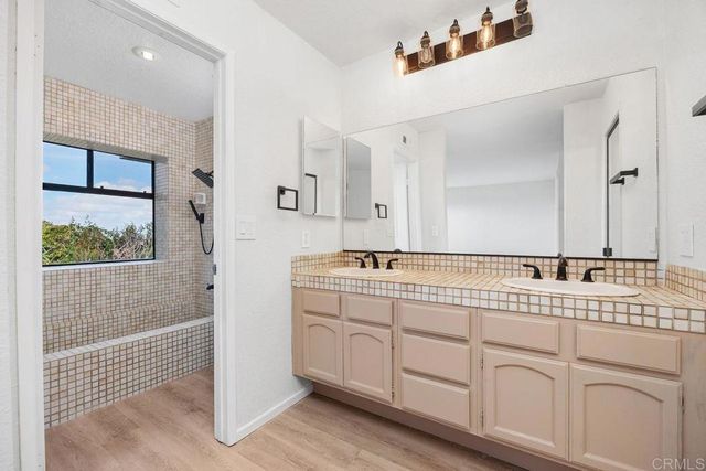 1402 Village View Road, Encinitas, CA 92024