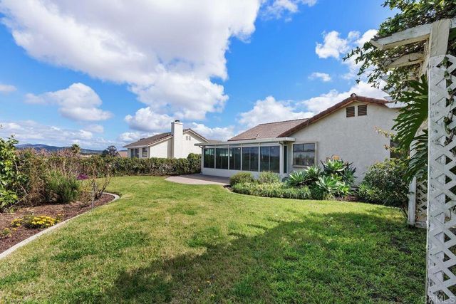 1402 Village View Road, Encinitas, CA 92024