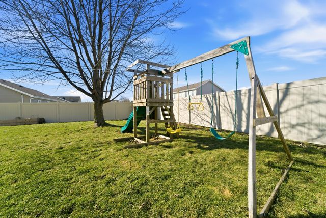 609 Dakota Drive, Lowell, IN 46356