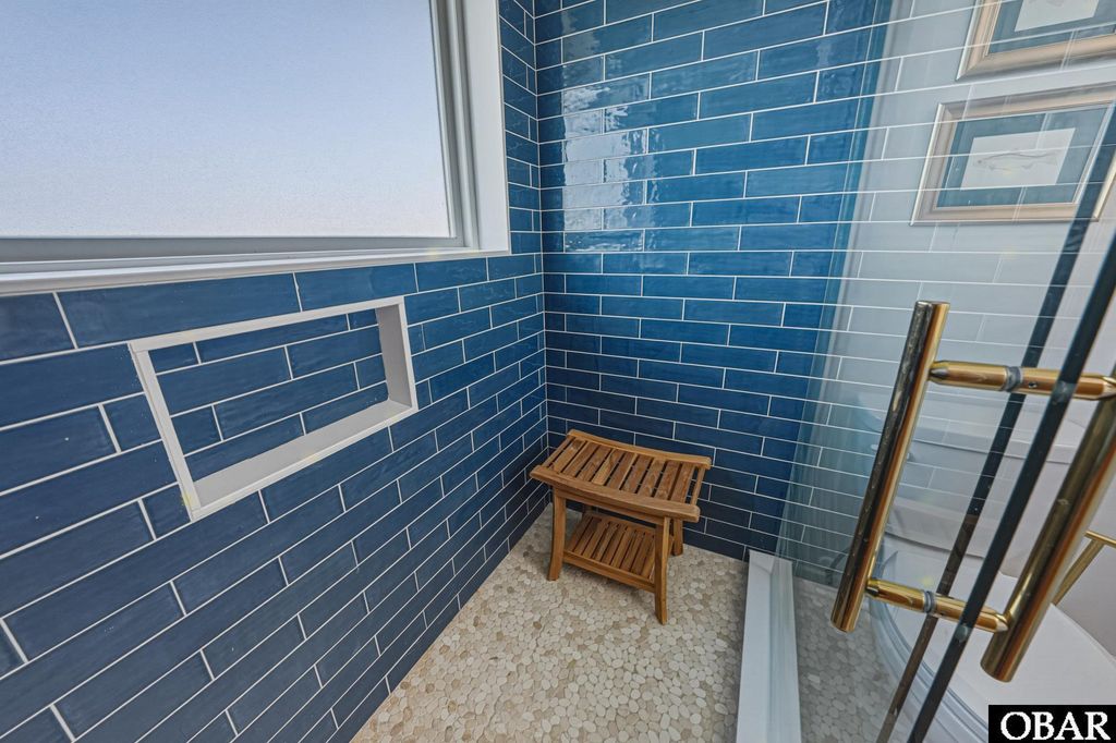 Image 31 of property listing at 921 Whalehead Drive, Corolla, NC 27927