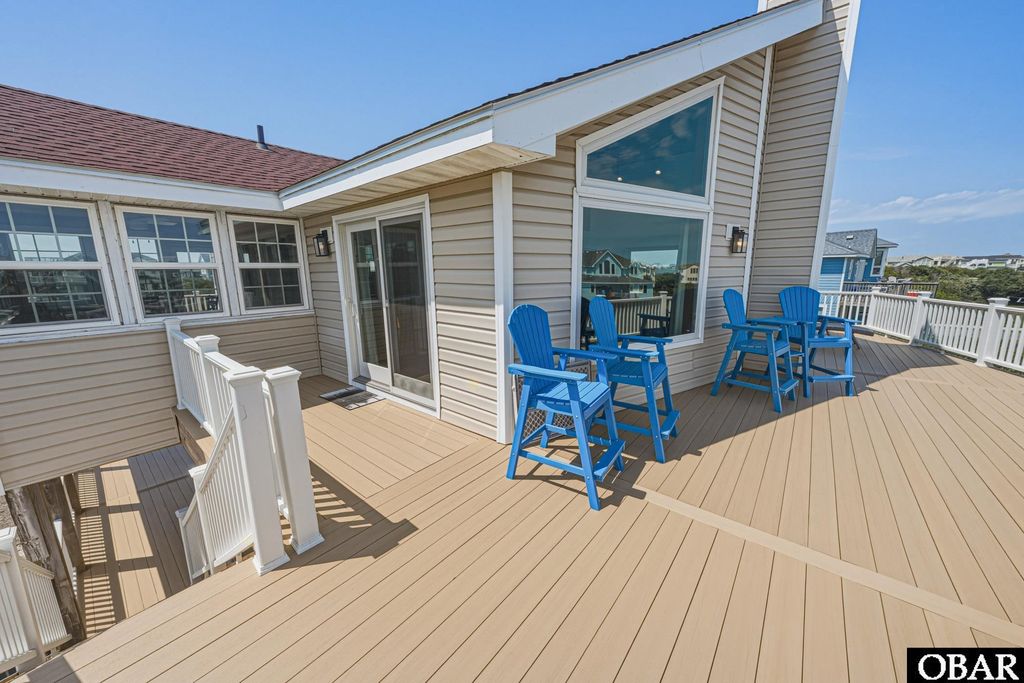 Image 7 of property listing at 921 Whalehead Drive, Corolla, NC 27927
