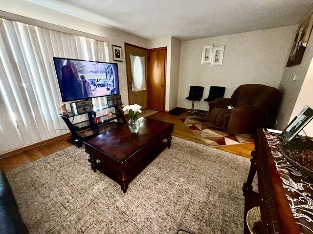 4211 W 47TH Street, Chicago, IL 60632