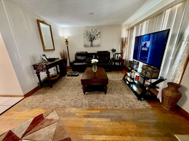 4211 W 47TH Street, Chicago, IL 60632