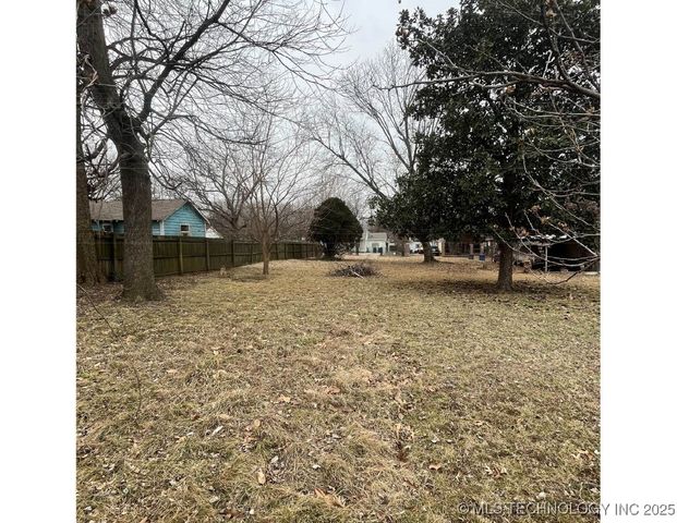 N Columbia Place, Tulsa, OK 74110