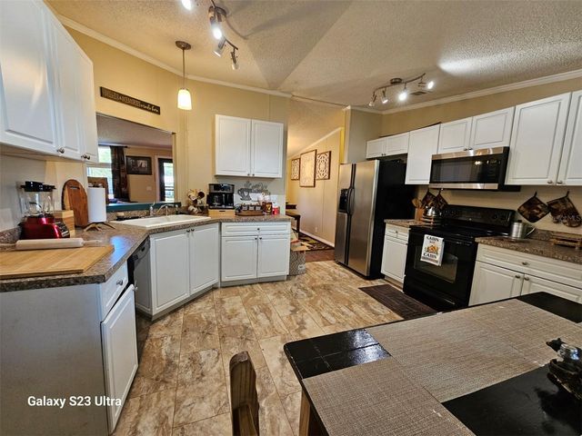 10605 2ND STREET, Thonotosassa, FL 33592