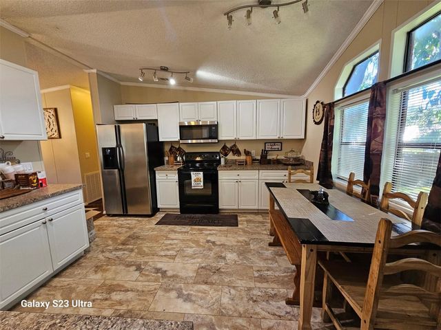 10605 2ND STREET, Thonotosassa, FL 33592