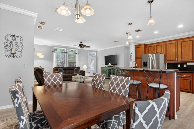 808 Front St, Welaka, FL 32193