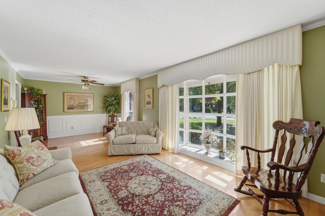 400 Stratford Drive, Summerville, SC 29485