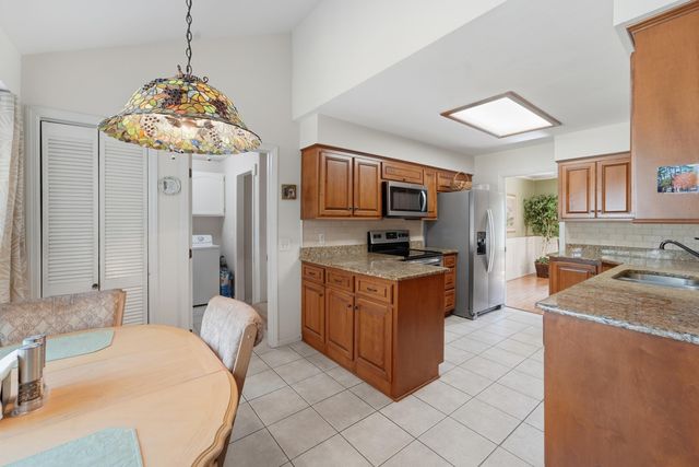 400 Stratford Drive, Summerville, SC 29485