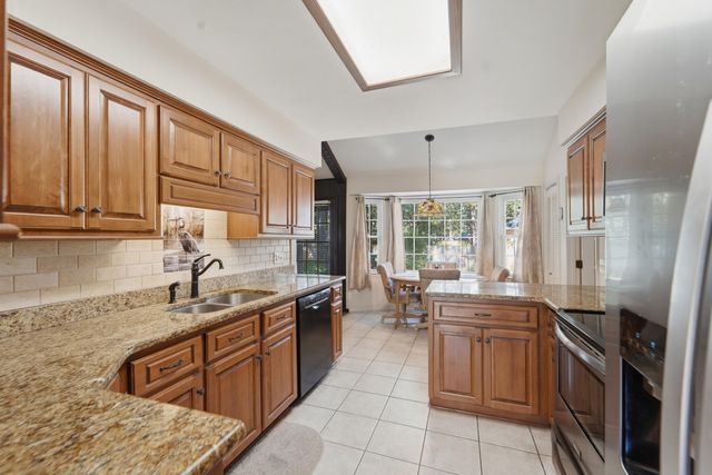 400 Stratford Drive, Summerville, SC 29485