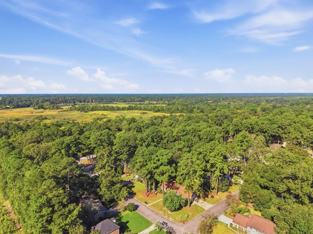 400 Stratford Drive, Summerville, SC 29485