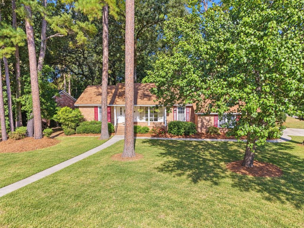 400 Stratford Drive, Summerville, SC 29485