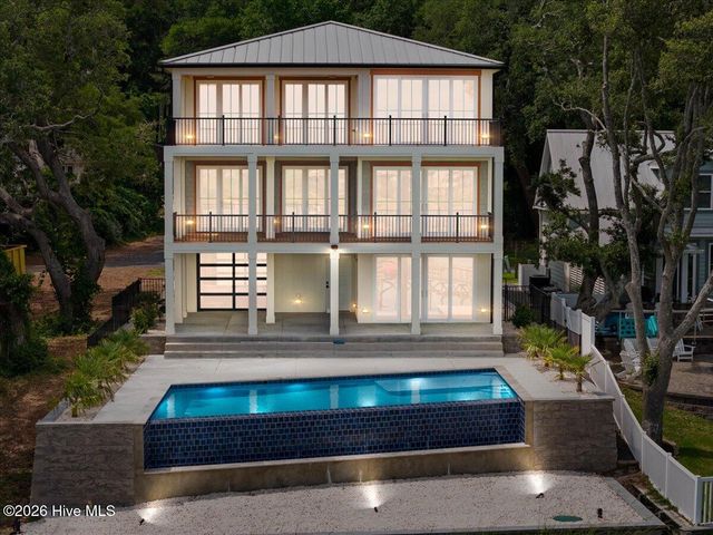 1711 Hemingway Drive SW, Ocean Isle Beach, NC 28469