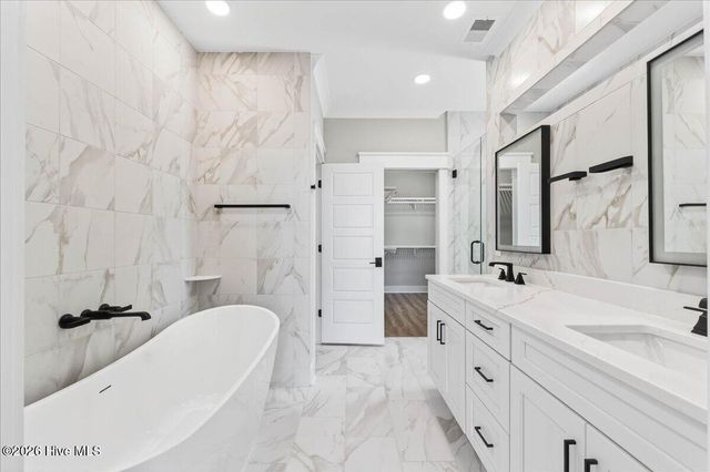 1711 Hemingway Drive SW, Ocean Isle Beach, NC 28469