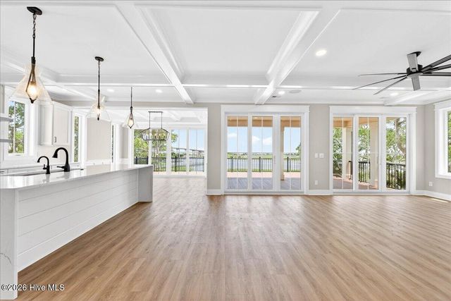 1711 Hemingway Drive SW, Ocean Isle Beach, NC 28469