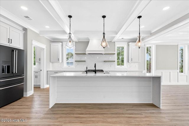 1711 Hemingway Drive SW, Ocean Isle Beach, NC 28469