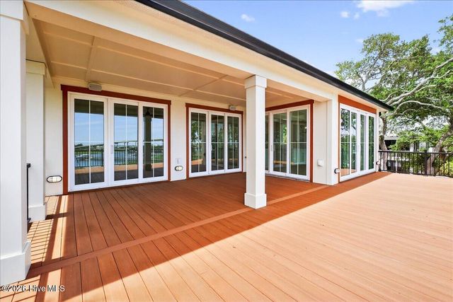 1711 Hemingway Drive SW, Ocean Isle Beach, NC 28469