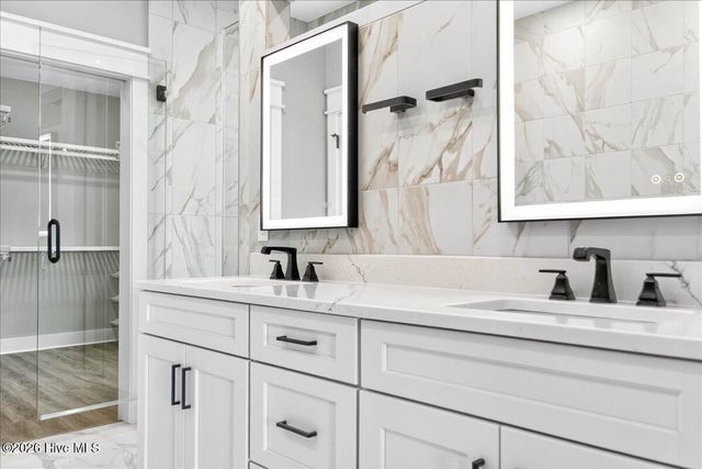 1711 Hemingway Drive SW, Ocean Isle Beach, NC 28469