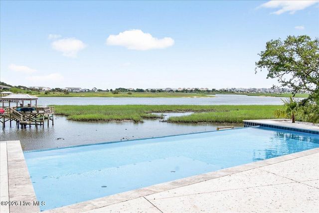 1711 Hemingway Drive SW, Ocean Isle Beach, NC 28469