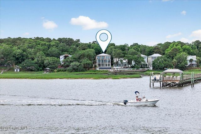 1711 Hemingway Drive SW, Ocean Isle Beach, NC 28469