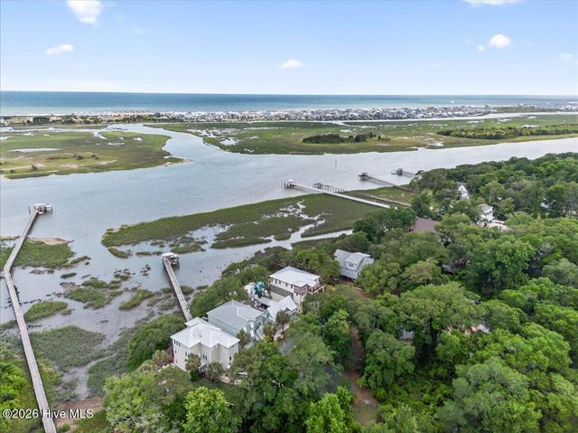 1711 Hemingway Drive SW, Ocean Isle Beach, NC 28469