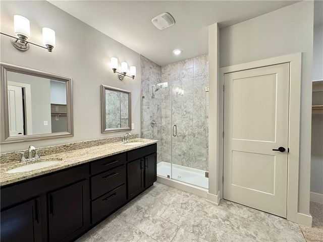 700 NE Heights Lane, Bentonville, AR 72712